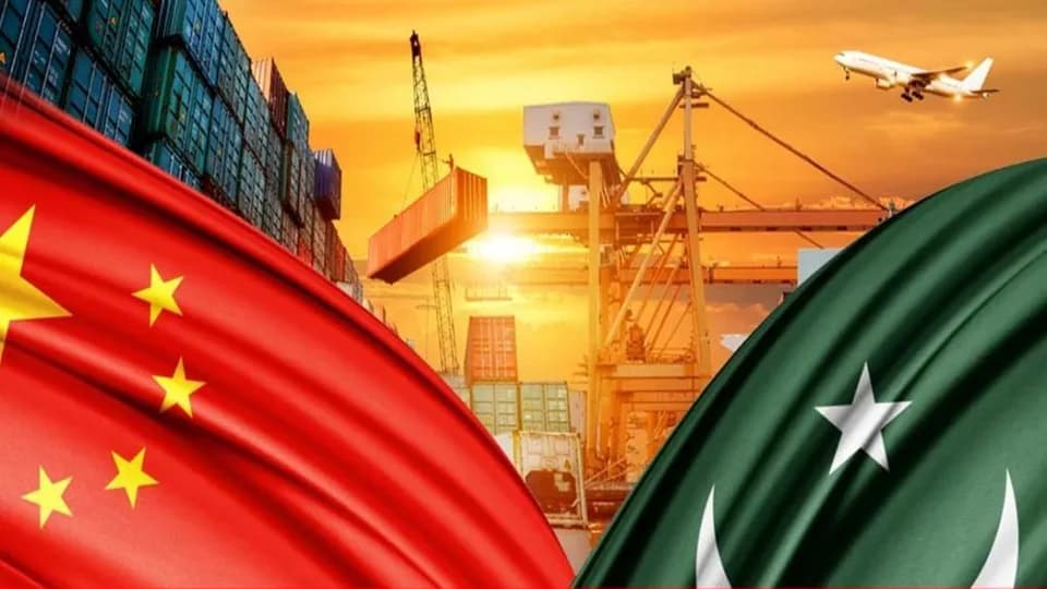 China Offers Economic Aid as Pakistan Faces Financial Crisis