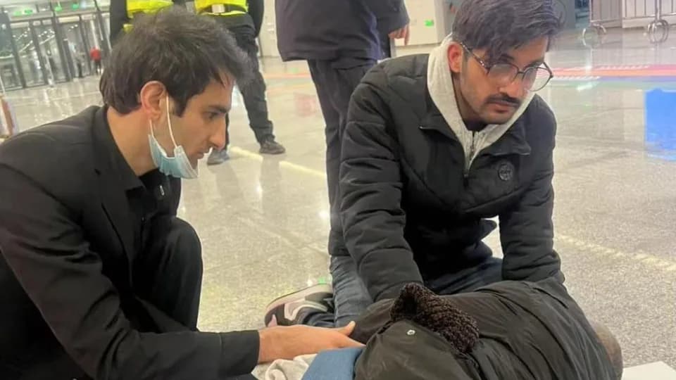 Two Pakistani students in China praised for life-saving act