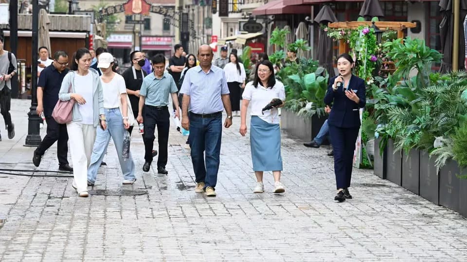 The Perfect Display of History and Modernity--The Impression of Zhongshan Road in Qingdao