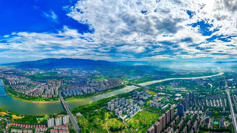Jinyi Lake: A New Industrial City Rising from the Barren