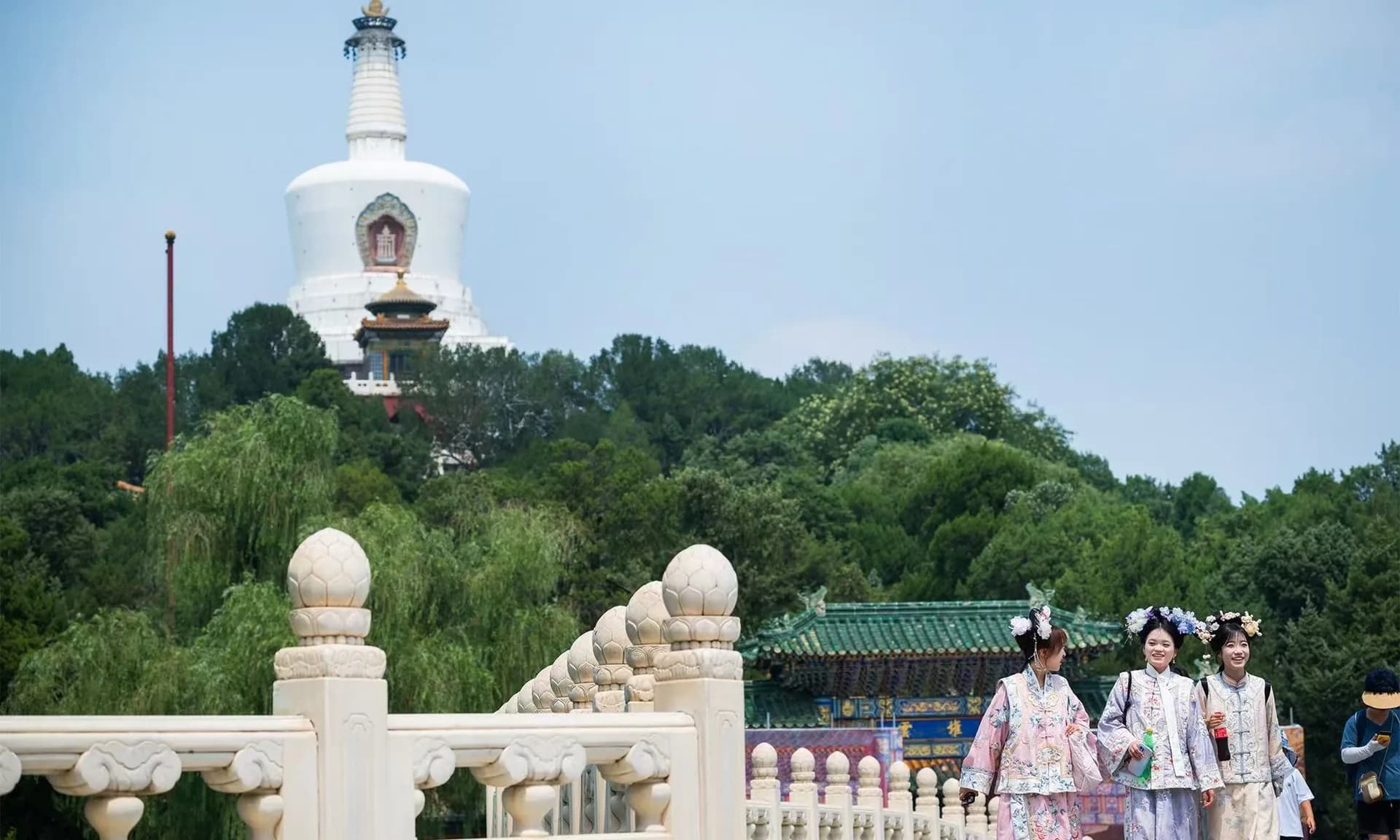 Beijing's Beihai Park celebrates 100 years of opening