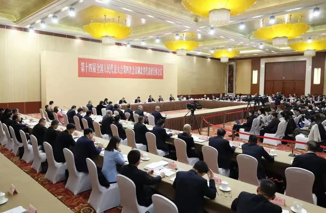 Hubei delegation holds open group activity, Chinese and foreign media focused on Hubei’s efforts to make decisive progress in advancing its pivotal role. Wang…