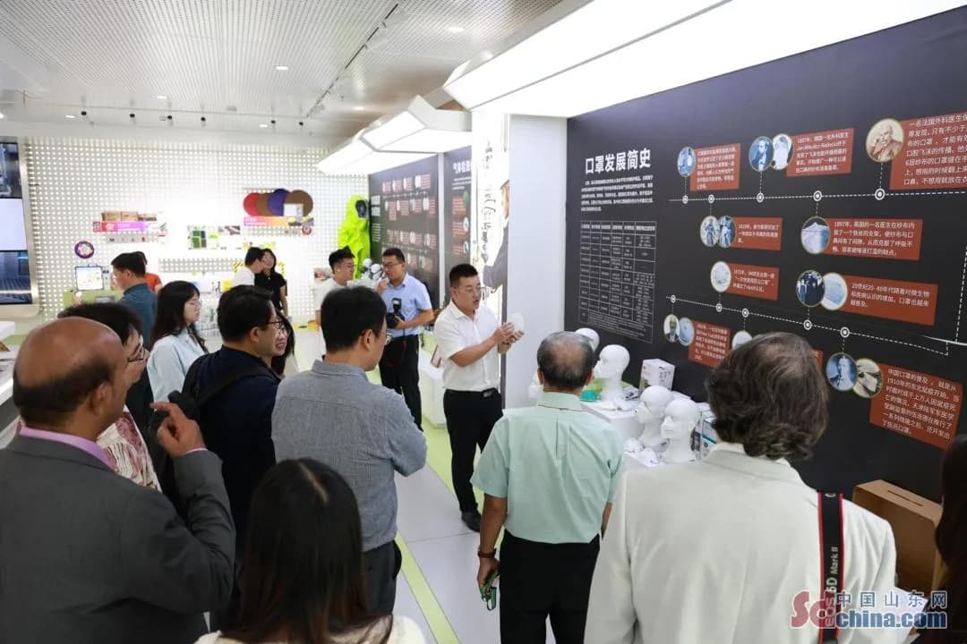 Foreign media outlets witness intelligent warehousing and logistics in Linyi